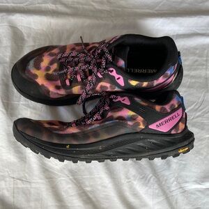 Merrell Antora 3 Pink Rainbow Leopard Trail Running Shoes Womens Size 9 Vibram